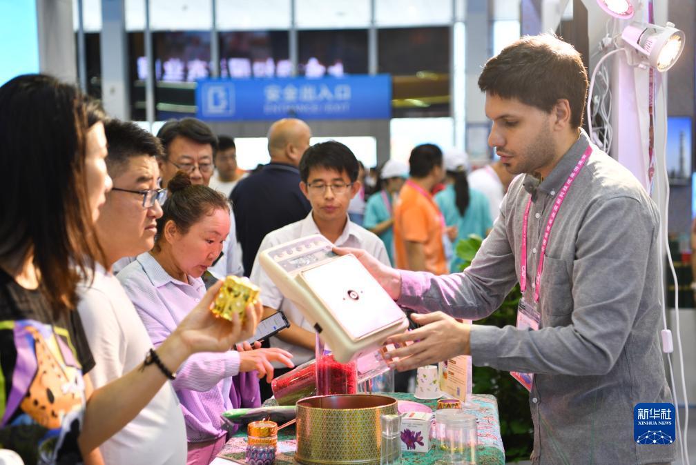 v8棋牌官网